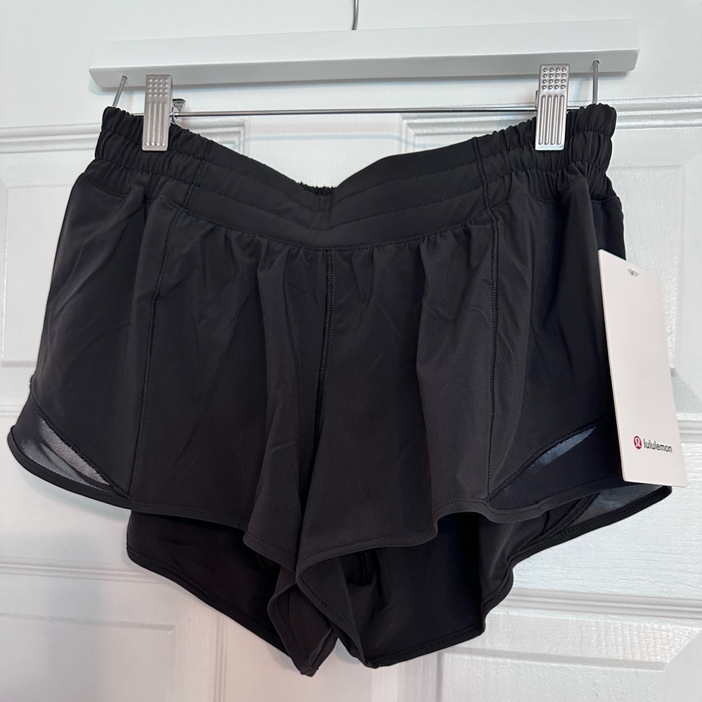 Lululemon hotty hot LR short 2.5” lined NWT black size 8